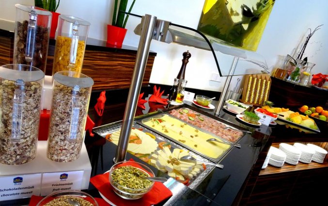 Buffet van hotel Best Western Plus Amedia Art in Salzburg